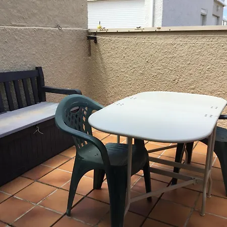 Apartment Avec Terrasse Face Parking *