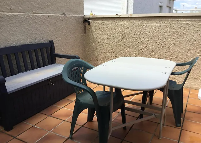 Apartment Avec Terrasse Face Parking *